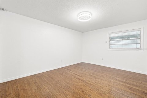 Condo in Saint Petersburg, Florida, 2 bedrooms  № 1910223 - photo 15