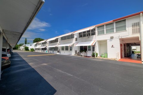 Condo in Saint Petersburg, Florida, 2 bedrooms  № 1910223 - photo 29
