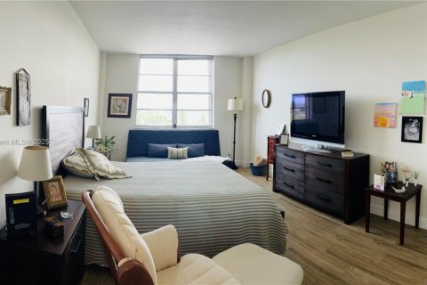 Copropriété à louer à North Bay Village, Floride: 1 chambre, 75.9 m2 № 1932248 - photo 3