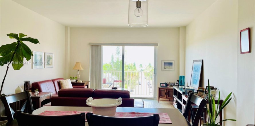 Condo à North Bay Village, Floride, 1 chambre  № 1932248