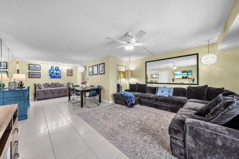 Condo in Highland Beach, Florida, 1 bedroom  № 2261260 - photo 12