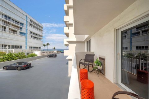 Condo in Highland Beach, Florida, 1 bedroom  № 2261260 - photo 26