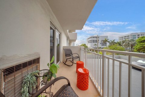 Condo in Highland Beach, Florida, 1 bedroom  № 2261260 - photo 25