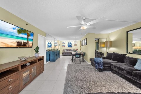Condo in Highland Beach, Florida, 1 bedroom  № 2261260 - photo 11