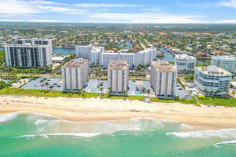 Condo in Highland Beach, Florida, 1 bedroom № 2261260