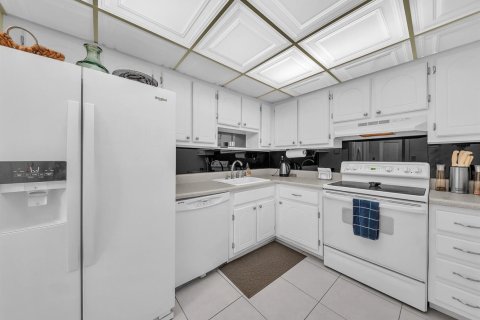 Condo in Highland Beach, Florida, 1 bedroom  № 2261260 - photo 15