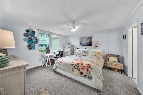 Condo in Highland Beach, Florida, 1 bedroom  № 2261260 - photo 19