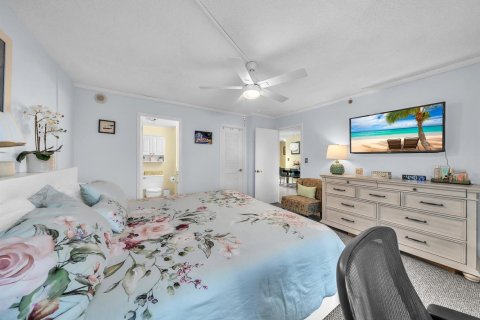 Condo in Highland Beach, Florida, 1 bedroom  № 2261260 - photo 21