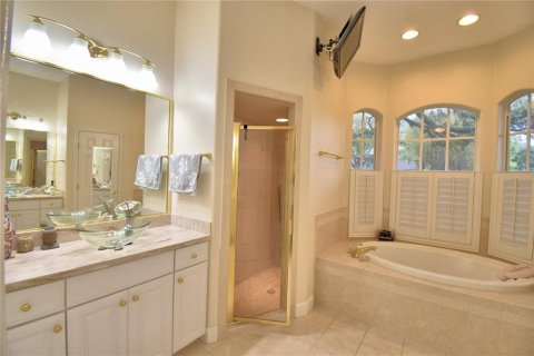 House in Winter Haven, Florida 4 bedrooms, 236.9 sq.m. № 1529221 - photo 23