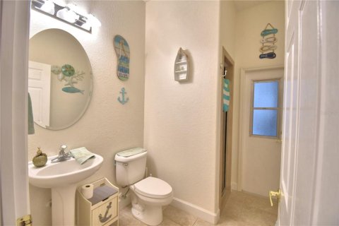 House in Winter Haven, Florida 4 bedrooms, 236.9 sq.m. № 1529221 - photo 12