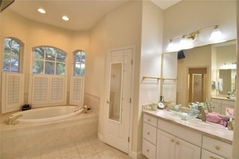 House in Winter Haven, Florida 4 bedrooms, 236.9 sq.m. № 1529221 - photo 22