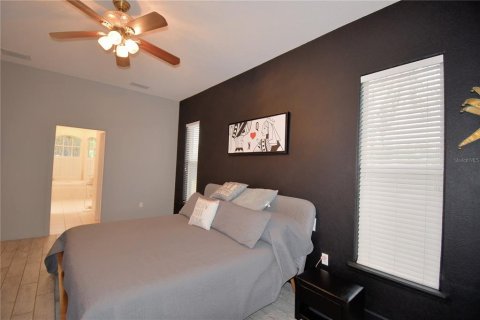 House in Winter Haven, Florida 4 bedrooms, 236.9 sq.m. № 1529221 - photo 18
