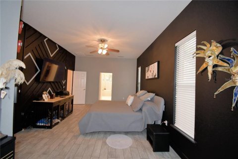 House in Winter Haven, Florida 4 bedrooms, 236.9 sq.m. № 1529221 - photo 17