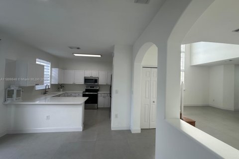 Townhouse in Doral, Florida 2 bedrooms, 138.52 sq.m. № 1952490 - photo 19