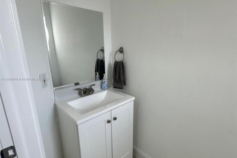 Townhouse in Doral, Florida 2 bedrooms, 138.52 sq.m. № 1952490 - photo 16