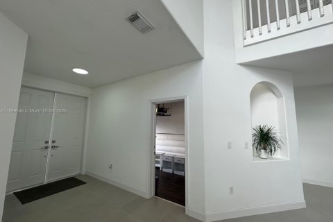 Townhouse in Doral, Florida 2 bedrooms, 138.52 sq.m. № 1952490 - photo 12