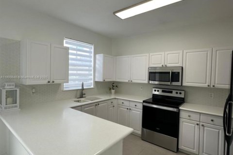 Townhouse in Doral, Florida 2 bedrooms, 138.52 sq.m. № 1952490 - photo 20