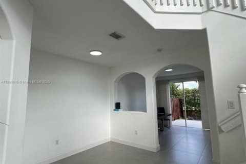 Townhouse in Doral, Florida 2 bedrooms, 138.52 sq.m. № 1952490 - photo 13