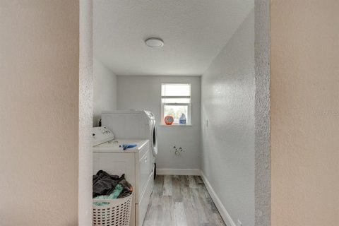 Immobilier commercial à vendre à Daytona Beach, Floride: 5 chambres, 179.3 m2 № 2151014 - photo 13