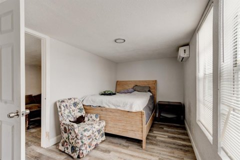 Immobilier commercial à vendre à Daytona Beach, Floride: 5 chambres, 179.3 m2 № 2151014 - photo 15