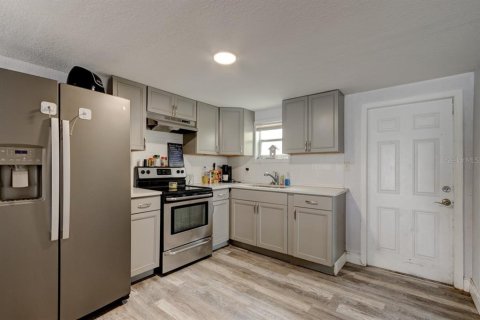 Immobilier commercial à vendre à Daytona Beach, Floride: 5 chambres, 179.3 m2 № 2151014 - photo 12