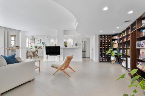 Купить кондоминиум в Халландейл-Бич, Флорида 2 спальни, 131.92м2, № 2005884 - фото 20