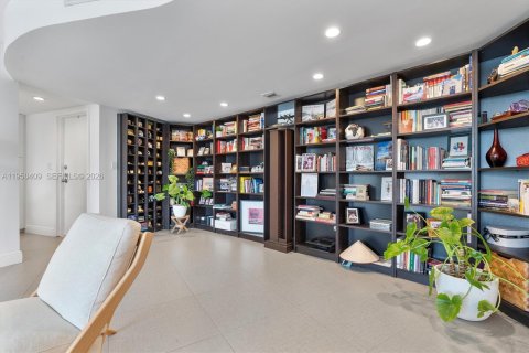 Купить кондоминиум в Халландейл-Бич, Флорида 2 спальни, 131.92м2, № 2005884 - фото 19