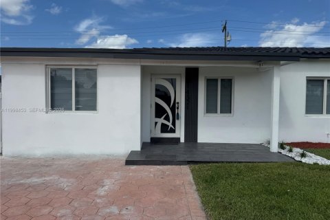 Купить виллу или дом в Майами, Флорида 5 спален, № 2065269 - фото 2