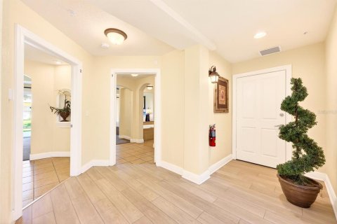 Condo in Four Corners, Florida, 3 bedrooms  № 2145602 - photo 2