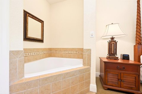 Condo in Four Corners, Florida, 3 bedrooms  № 2145602 - photo 22