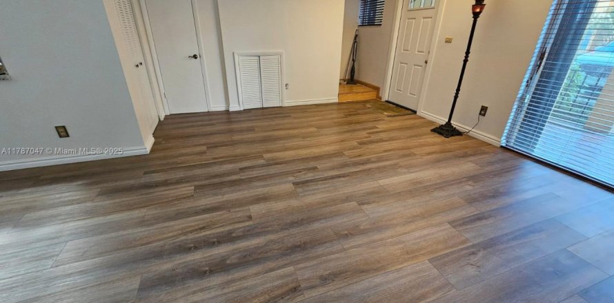 Condominio en Miami, Florida, 3 dormitorios  № 1727149