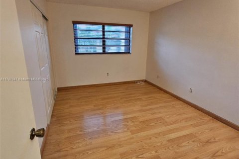 Condominio en venta en Miami, Florida, 3 dormitorios, 161.37 m2 № 1727149 - foto 14