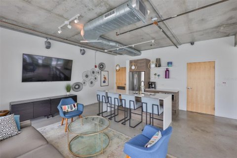 Condo in Tampa, Florida, 1 bedroom  № 1767085 - photo 9