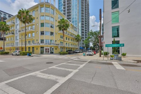 Condo in Tampa, Florida, 1 bedroom  № 1767085 - photo 18