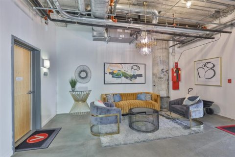 Condo in Tampa, Florida, 1 bedroom  № 1767085 - photo 2