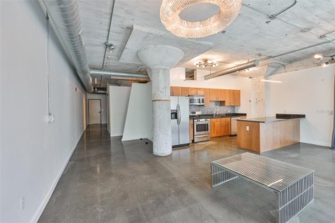Condo in Tampa, Florida, 1 bedroom  № 1767085 - photo 30