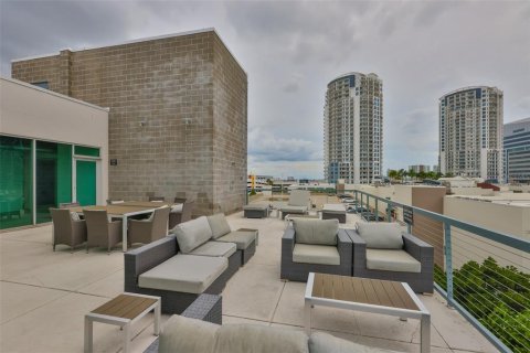 Condo in Tampa, Florida, 1 bedroom  № 1767085 - photo 12