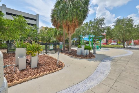Condo in Tampa, Florida, 1 bedroom  № 1767085 - photo 16