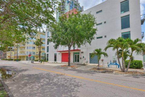 Condo in Tampa, Florida, 1 bedroom  № 1767085 - photo 5