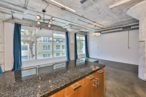 Condo in Tampa, Florida, 1 bedroom  № 1767085 - photo 26