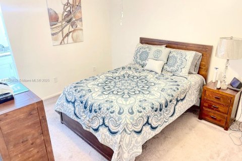 Condo in Miami, Florida, 2 bedrooms  № 1743835 - photo 7