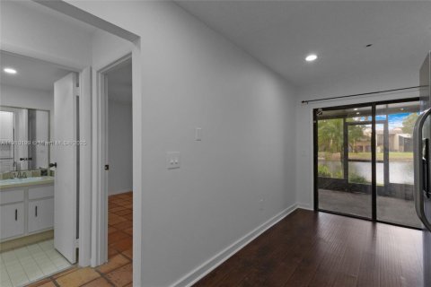 Touwnhouse à louer à Davie, Floride: 2 chambres, 124.12 m2 № 1966422 - photo 11