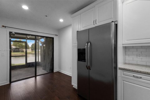Touwnhouse à louer à Davie, Floride: 2 chambres, 124.12 m2 № 1966422 - photo 10