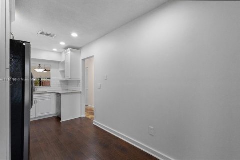 Touwnhouse à louer à Davie, Floride: 2 chambres, 124.12 m2 № 1966422 - photo 16