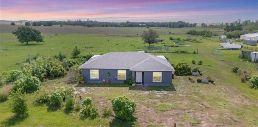 Casa en Myakka City, Florida 3 dormitorios, 127.46 m2 № 1754455