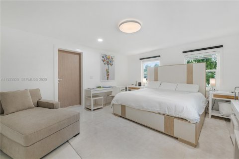 House in Miami, Florida 3 bedrooms, 136.57 sq.m. № 1984595 - photo 16
