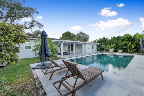 House in Miami, Florida 3 bedrooms, 136.57 sq.m. № 1984595 - photo 3