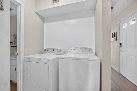 Townhouse in Ocala, Florida 2 bedrooms, 111.39 sq.m. № 2150070 - photo 19