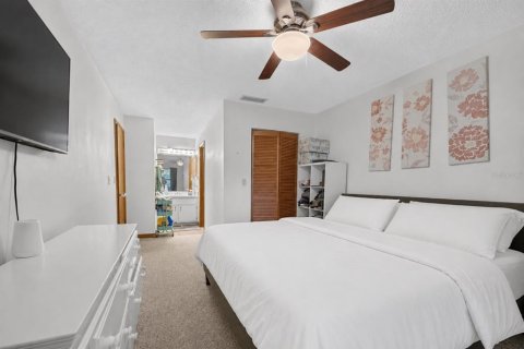 Townhouse in Ocala, Florida 2 bedrooms, 111.39 sq.m. № 2150070 - photo 12