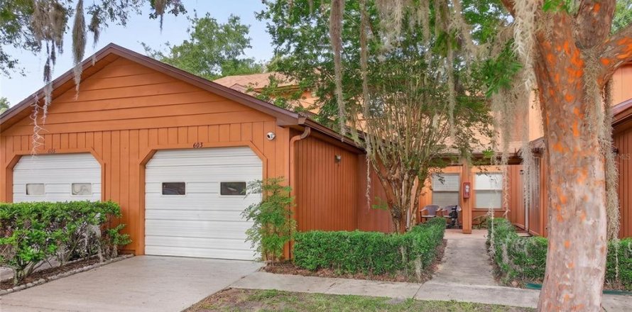 Townhouse in Ocala, Florida 2 bedrooms, 111.39 sq.m. № 2150070